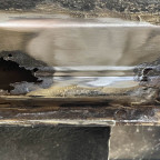 Der Schweller an der Fahrerseite hatte ein großes Loch dass drübergespachtelt war